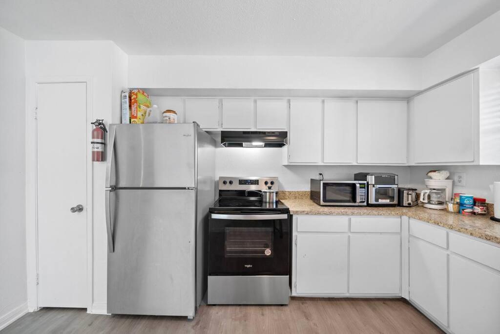 Cozy, Dedicated Workspace, Fast Wi-Fi Apartment Houston Exterior foto
